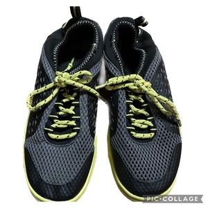 3/$15 - Kids Beach Shoes, sz 4